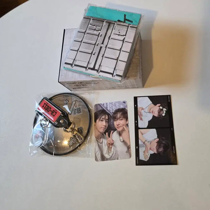 [BUNJANG] Stray Kids DISCANDY Truck Version Changbin Photocard Set / 스트레이키즈 스키즈 디스앤댓 한정반 트럭버전 창빈 키링 거울 투리라차 유닛 포카 2컷 포토 양도