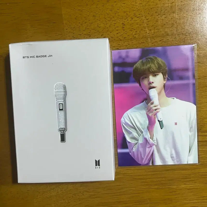 [BUNJANG] BTS HYBE Microphone Badge Bundle Set with Photocard / 방탄 bts 하이브 마이크 뱃지 미개봉 포카포함 일괄