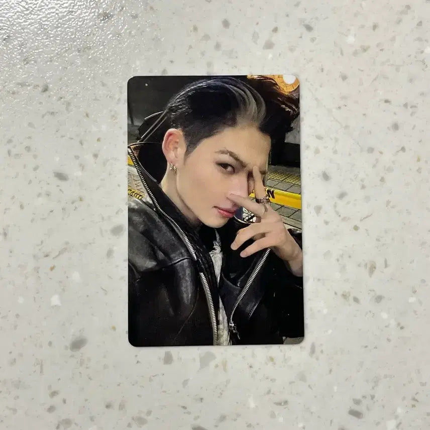 [BUNJANG] ENHYPEN B:LOOMING Blue Ver. NIKI Photocard / 엔하이픈 베니쉬 이즈위 특전 니키 포카