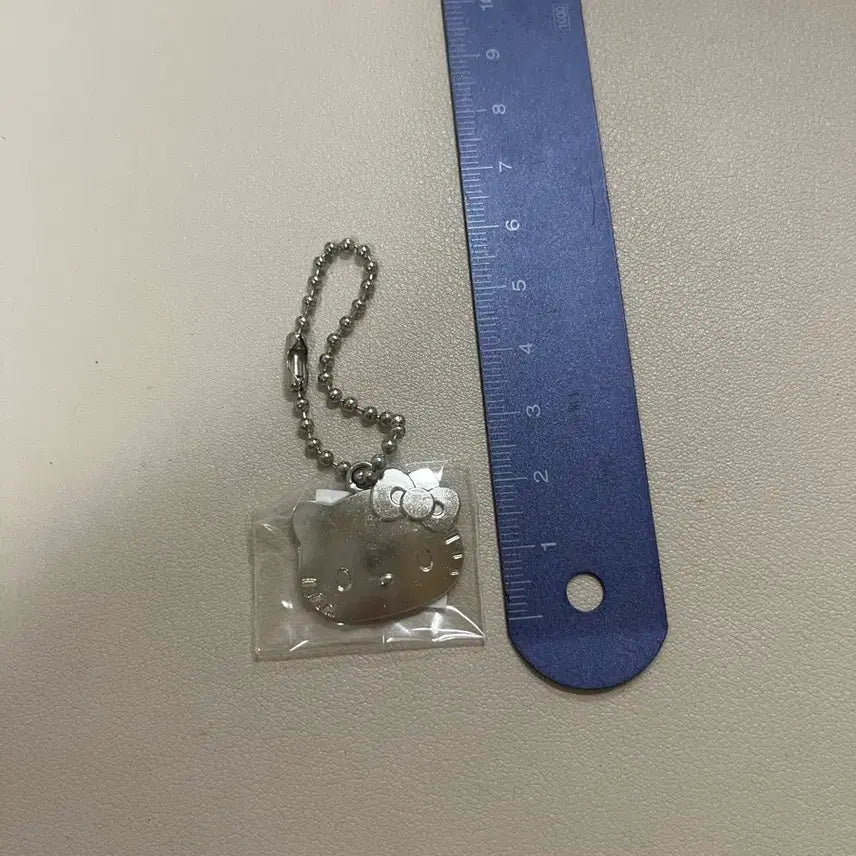 [BUNJANG] Sanrio Gift Shop Hello Kitty Keychain / 산리오 기프트샵 사은품(키티 참)