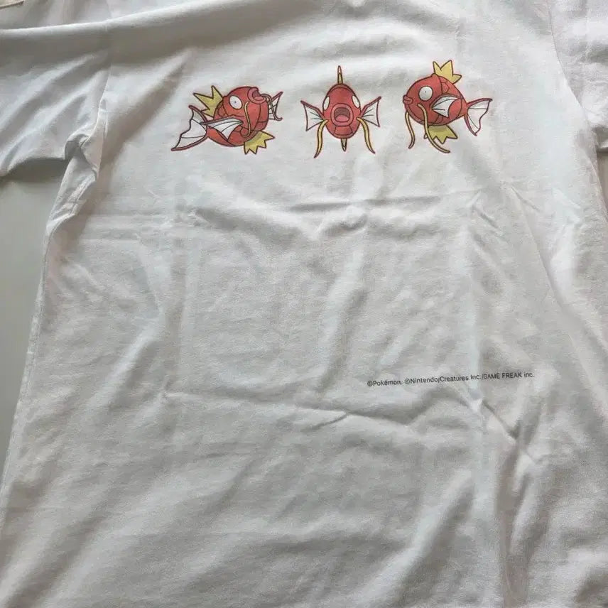[BUNJANG] Pokemon 30th Anniversary Magikarp Short-Sleeve T-Shirt (Limited Edition, Size M) / 포켓몬 30주년 잉어킹 반팔 한정판 M
