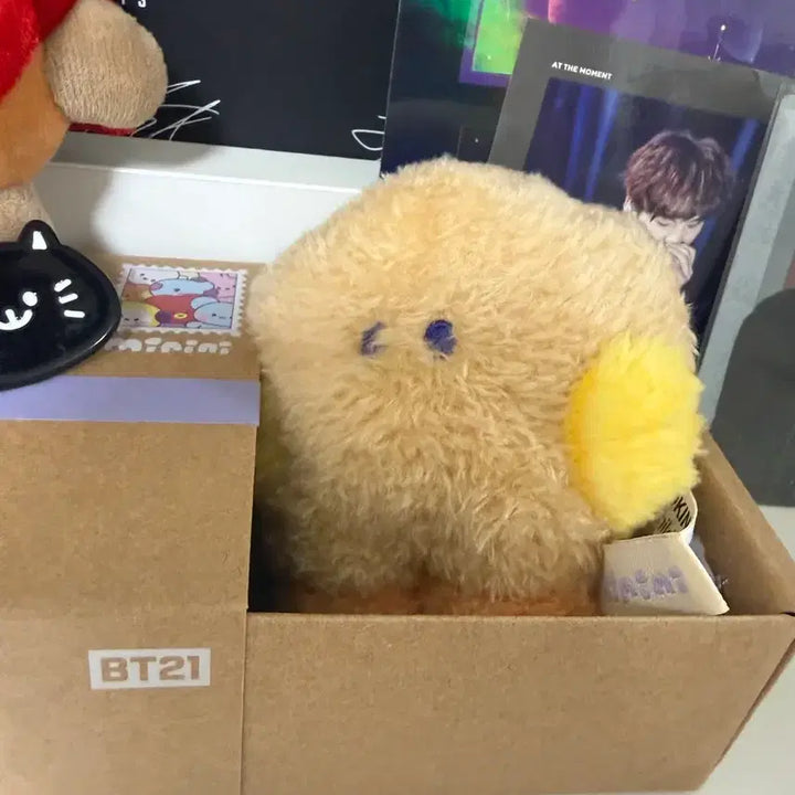 [BUNJANG] BTS Suga &amp; BT21 Shooky Bundle Set (Doll, Photocard, Postcard, Magnet, Sticker) / [일괄] BTS 슈가 &amp; BT21 슈키 굿즈 세트 (인형/포카/엽서/자석/스티커)