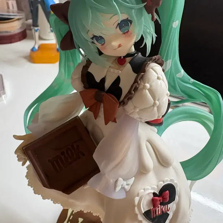 [BUNJANG] Hatsune Miku Tirol Choco Figure / 하츠네 미쿠 티롤 초코 피규어
