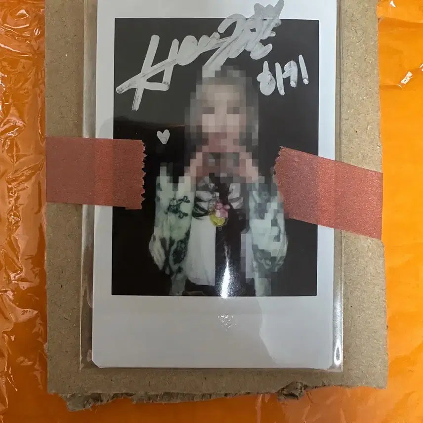 [BUNJANG] UnCHILD Hikki Signed Polaroid / 언차일드 히키 싸폴