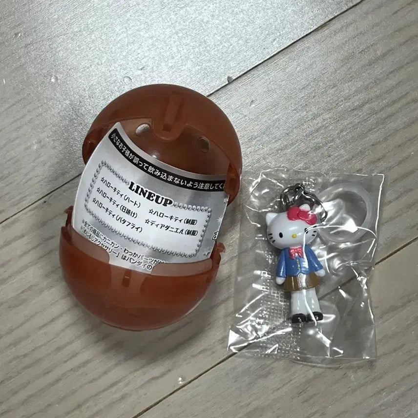 [BUNJANG] Hello Kitty Figure Capsule Toy / 헬로키티 피규어 캡슐 장난감