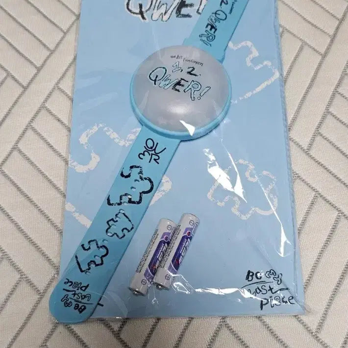 [BUNJANG] QWER 1st Fan Concert Lightstick / 1,2 QWER! 1st 팬콘서트 응원봉팝니다