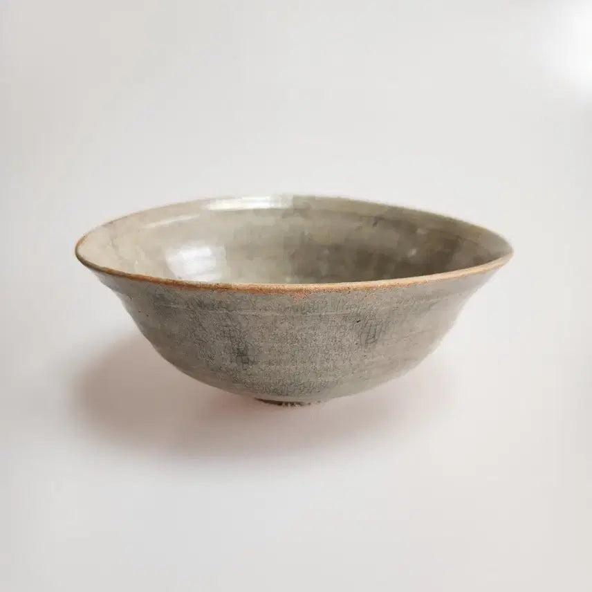 [BUNJANG] Antique Joseon Dynasty Early Period Plain White Slip Celadon Bowl / 골동품 조선시대 전기 무지분청사기 사발