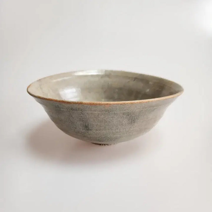 [BUNJANG] Antique Joseon Dynasty Early Period Plain White Slip Celadon Bowl / 골동품 조선시대 전기 무지분청사기 사발