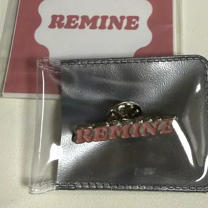 [BUNJANG] Lesene Remine Official Badge / 리센느 리마인 공식 뱃지 양도 판매