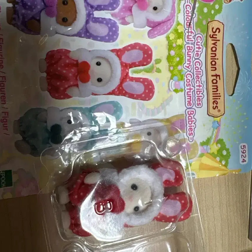 [BUNJANG] Sylvanian Families Colorful Rabbit Costume Baby Figures / 실바니안 패밀리 컬러풀 토끼 코스튬 베이비 피규어