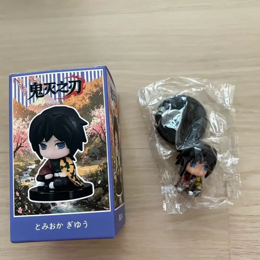[BUNJANG] Demon Slayer Tomioka Giyu Figure / 귀멸의 칼날 토미오카 기유 피규어