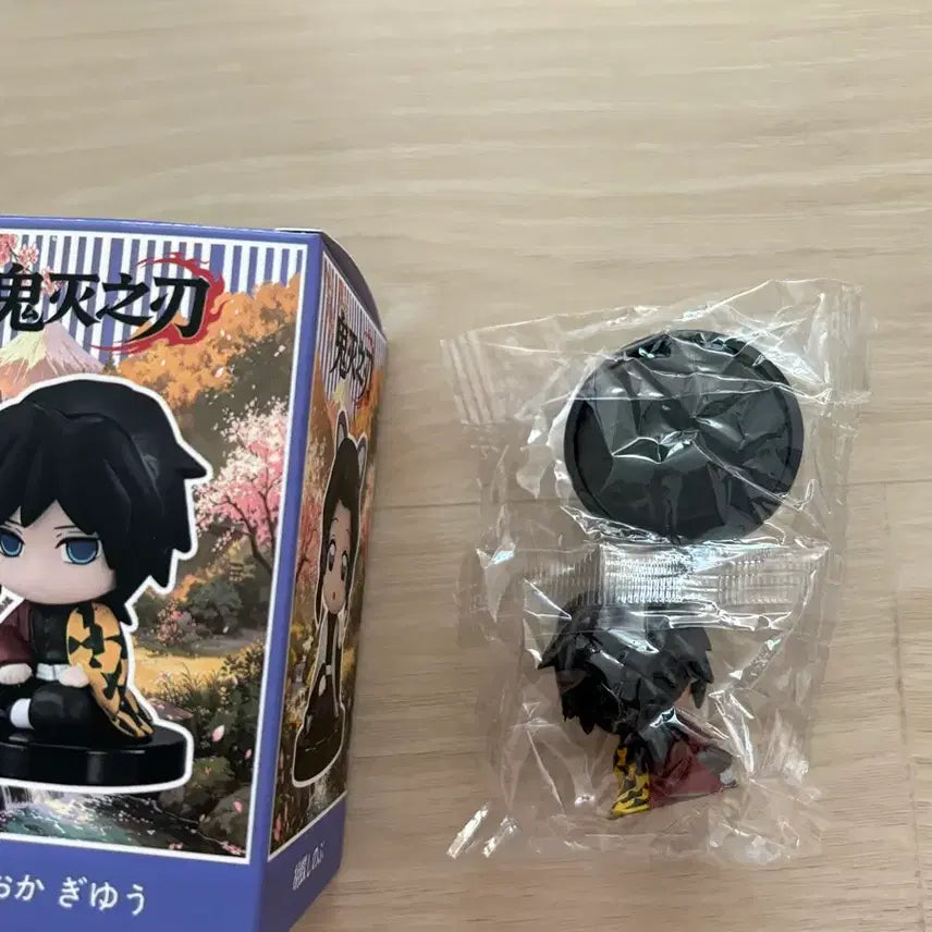 [BUNJANG] Demon Slayer Tomioka Giyu Figure / 귀멸의 칼날 토미오카 기유 피규어