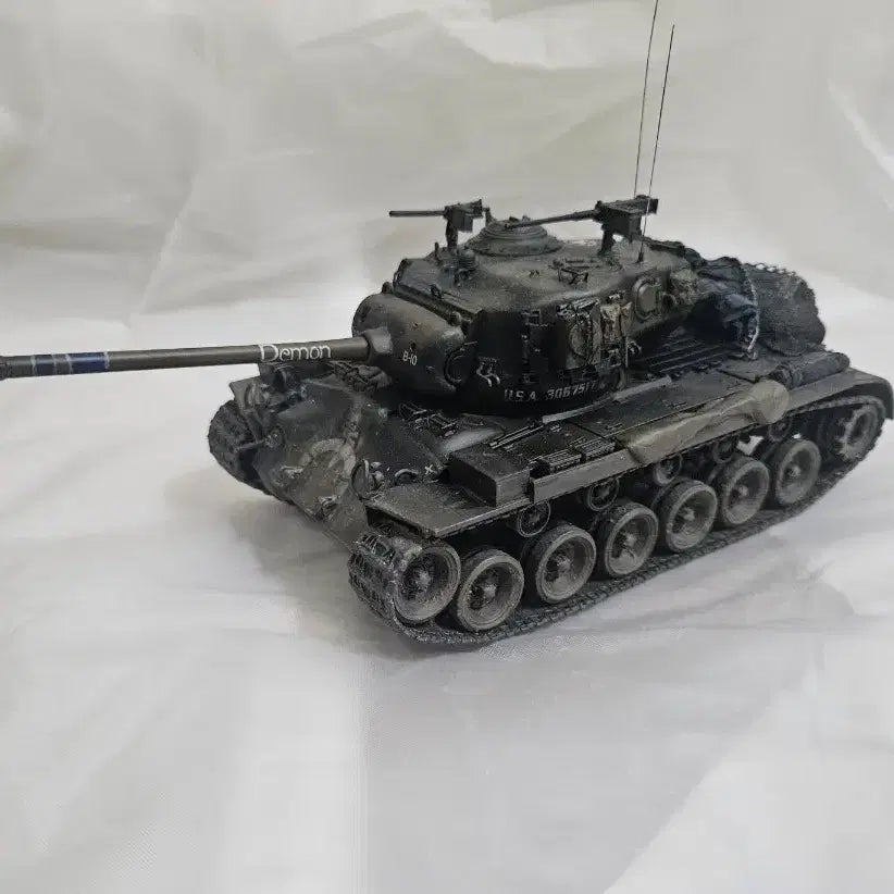 [BUNJANG] M26 Pershing 1/35 Scale Tank Model Kit (Completed) / 급처 M26 퍼싱 1/35 프라모델 완성작 처분
