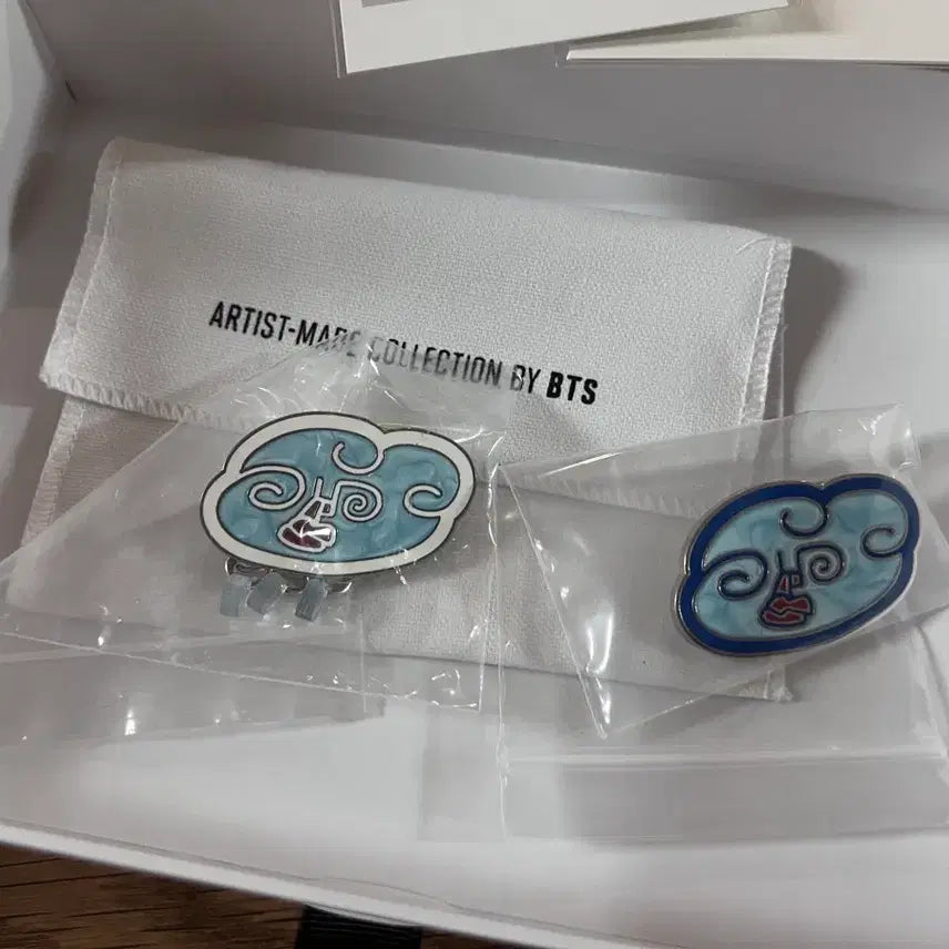 [BUNJANG] BTS Artist-Made Collection V Brooch Set / 방탄 아티스트 메이드 컬렉션 뷔 v 브로치 세트