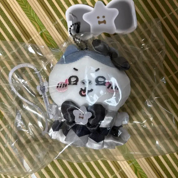 [BUNJANG] Chiikawa Hachware Dark Ver. Plush / 치이카와 흑화 하치와레
