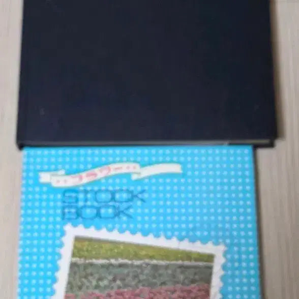 [BUNJANG] Foreign Stamp Books Bundle Set (2 Volumes) / 외국 우표책 2권 일괄