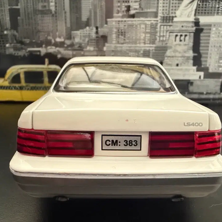 [BUNJANG] 1/24 Lexus LS400 Diecast Model (6-Door Full Open) / 1/24 렉서스 LS400 올드카 다이캐스트 (6도어 풀오픈)