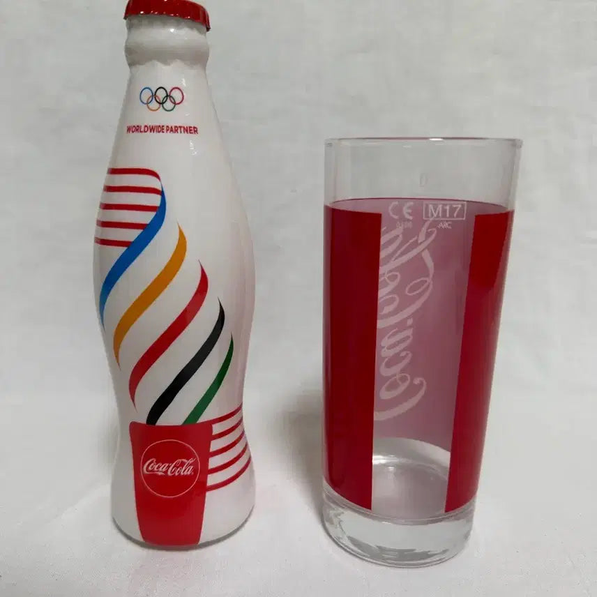 [BUNJANG] Coca-Cola 2018 Pyeongchang Winter Olympics Commemorative Bottle &amp; Glass Set Bundle / 코카콜라 올림픽 기념 보틀 &amp; 유리컵 일괄판매