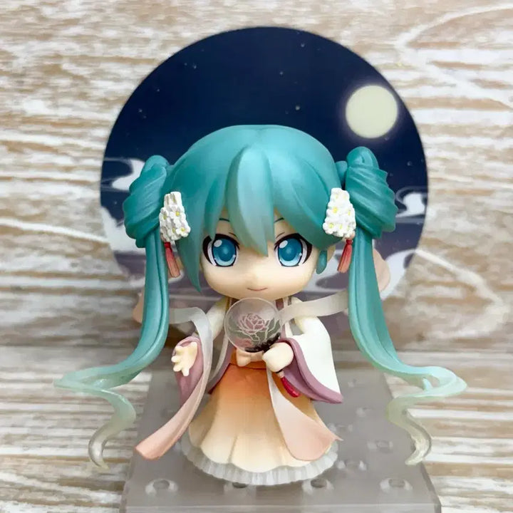 [BUNJANG] Nendoroid 539 Hatsune Miku Midsummer Moon Limited Edition Figure / 넨도로이드 539 미쿠 중추명월 미소녀 피규어