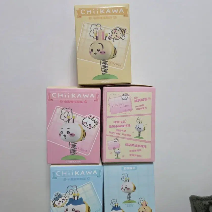 [BUNJANG] Chiikawa Bee Shaking Memo Holder Figure (Sealed) / 치이카와 꿀벌 흔들 메모꽂이 피규어(미개봉)