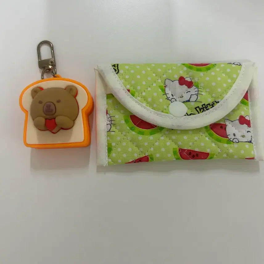 [BUNJANG] Hello Kitty Card Holder &amp; Capybara Keycap Set / 키티지갑,카피바라키캡