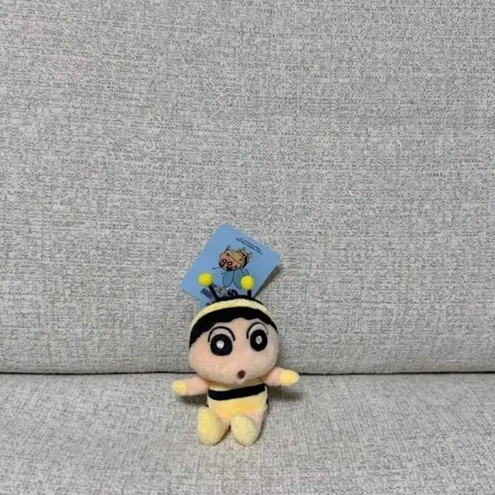 [BUNJANG] Crayon Shin-chan Bumblebee Shinnosuke 8cm Keyring Plush / 정품 짱구는못말려 꿀벌 짱구 8cm 키링 인형