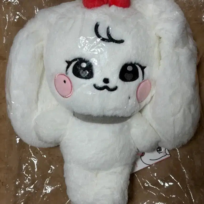 [BUNJANG] IVE MINIb Cherry 30cm Doll / 아이브 미니브 체리 30cm인형