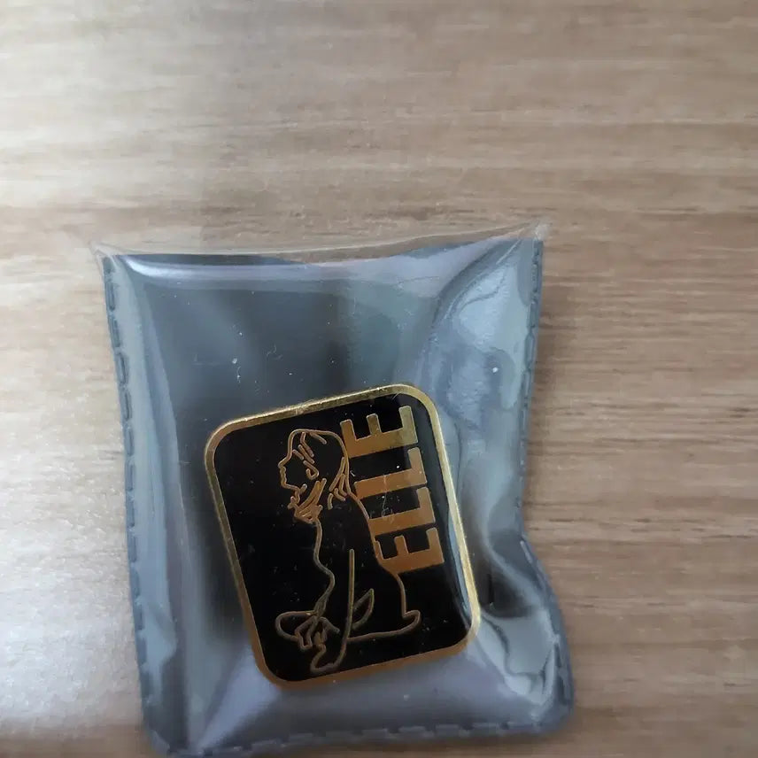 [BUNJANG] Elle Movie Badge / 영화 <엘르> 뱃지