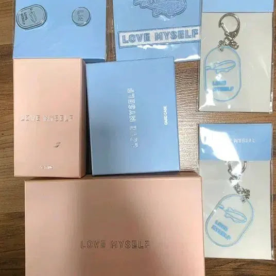 [BUNJANG] BTS Love Yourself UNICEF Goods Bundle Set (Pouch, Card Holder, Keyring, etc.) / BTS 러브마이셀프 유니세프 굿즈 일괄(파우치,카드지갑,키링 등)