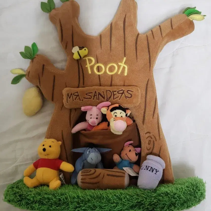 [BUNJANG] Vintage Winnie the Pooh Treehouse Doll Set / 빈티지 곰돌이 푸 트리하우스 인형
