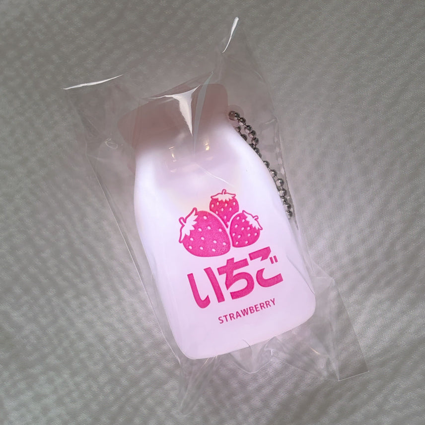 [BUNJANG] Strawberry Milk Bottle Light Gacha Miniature Keychain New / 우유병 라이트 가챠 불빛 미니어처 키링 딸기우유 새 상품