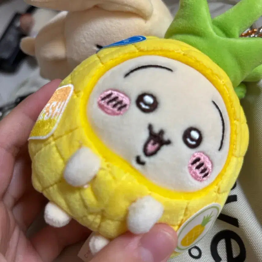[BUNJANG] Usagi Manzakui Pineapple Plush Keychain / 우사기 먼작귀 미니소 파인애플
