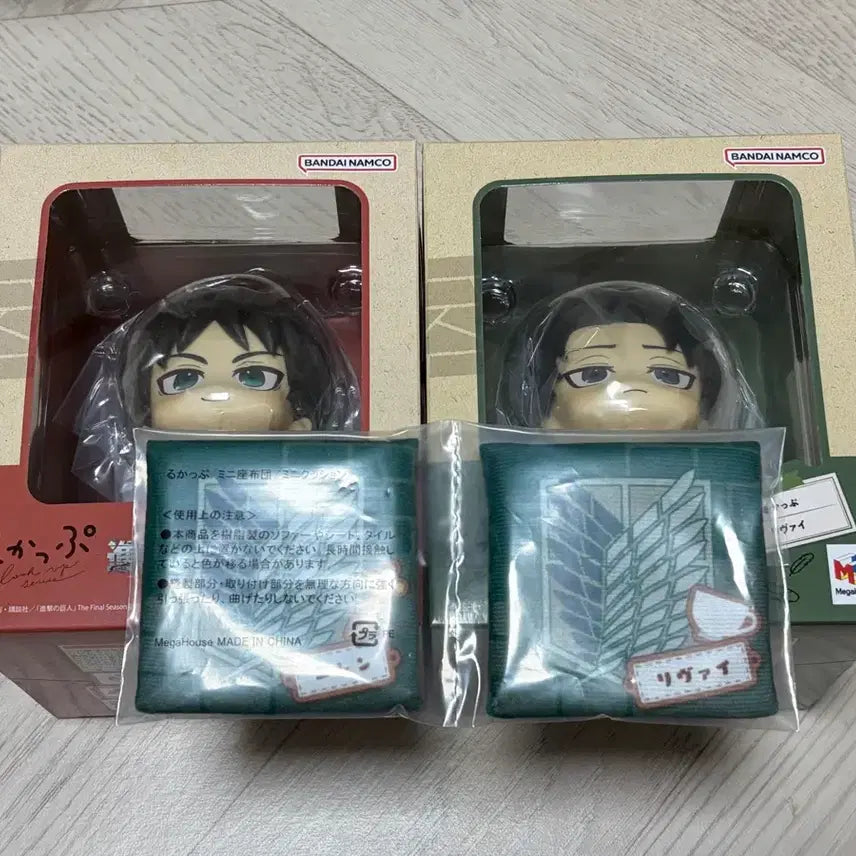 [BUNJANG] Attack on Titan Eren Yeager &amp; Levi Ackerman Special Edition Cushion Set / 미개봉 진격거 룩업 특전방석 포함 에렌 리바이 진격의 거인
