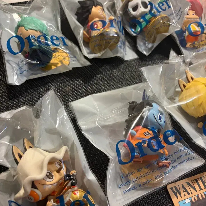 [BUNJANG] Pop Mart One Piece Labubu Collaboration Limited Edition Figure Full Set (12 Types) / 팝마트 원피스 라부부 일괄 콜라보 한정판 피규어 전세트12종 루피 조로 상디 쵸파 로우 라부부 피규어 풀세트