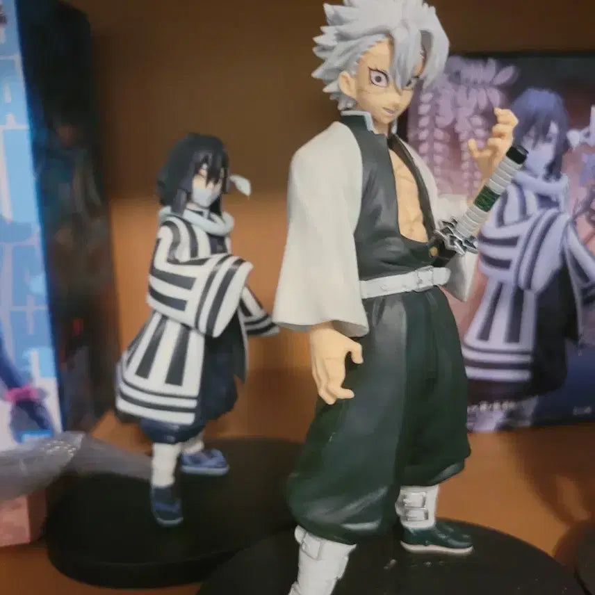 [BUNJANG] Demon Slayer Sanemi &amp; Iguro Figure Bundle / 귀멸의 칼날 사네미 이구로 피규어