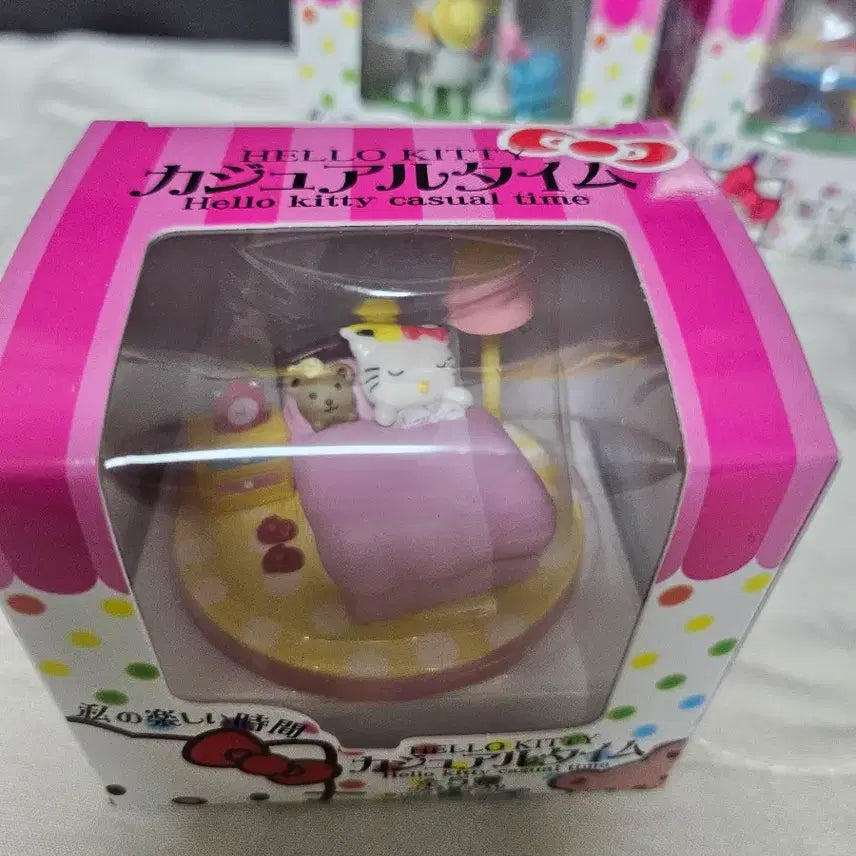 [BUNJANG] Hello Kitty Casual Time Figure 4-Piece Set / 헬로키티 캐주얼타임 피규어 4개 세트