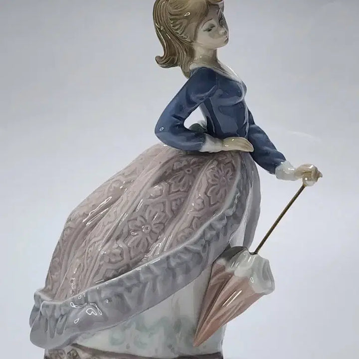 [BUNJANG] Lladro "Evita" Figurine 