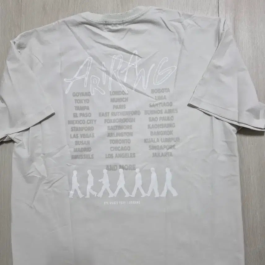 [BUNJANG] BTS Arirang Tour Short Sleeve T-Shirt M / BTS  아리랑 투어 반팔 티셔츠 M