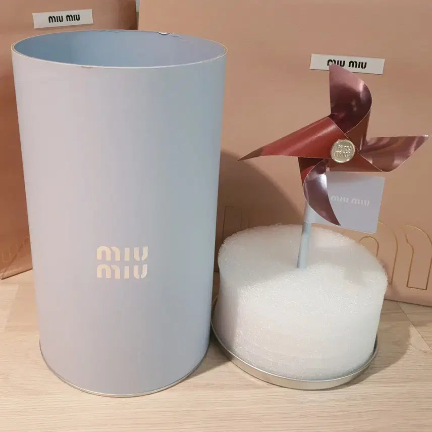 [BUNJANG] Miu Miu Object + Tin Case Storage Set / [새상품/희소템] 미우미우 오브제 + 틴케이스 보관함 세트