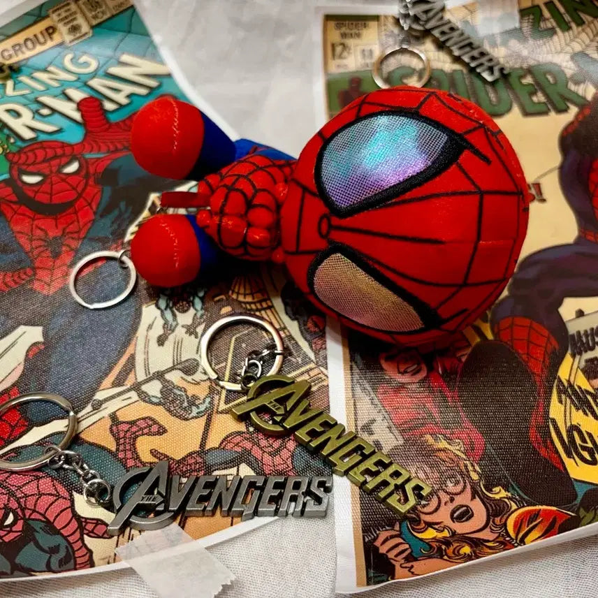 [BUNJANG] Spider-Man Plush Keychain + Vintage Comics Poster Set / 스파이더맨 인형키링+빈티지 코믹스북 포스터 굿즈