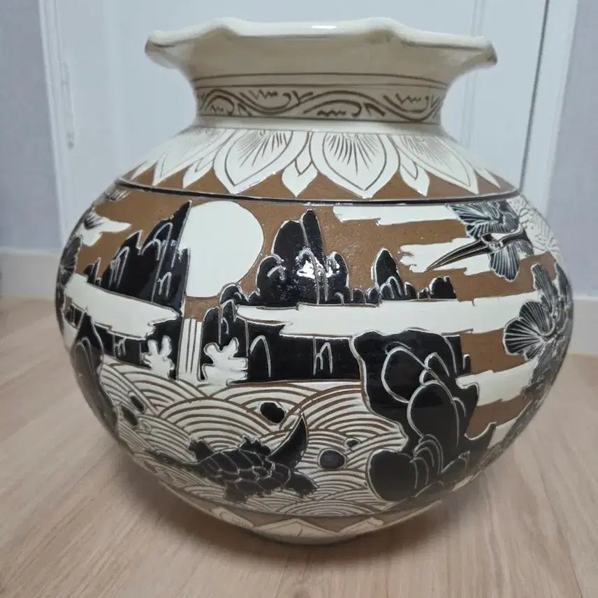 [BUNJANG] Buncheong Ware Ten Symbols of Longevity Ceramic Vase / 분청사기 십장생문 도자기