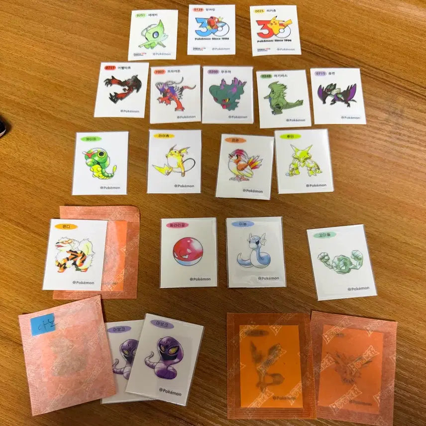 [BUNJANG] Pokemon Stickers Bundle (22 pcs) / 포켓몬 띠부씰 22개 일괄 (아트워크, 30주년로고, 30주년 등)