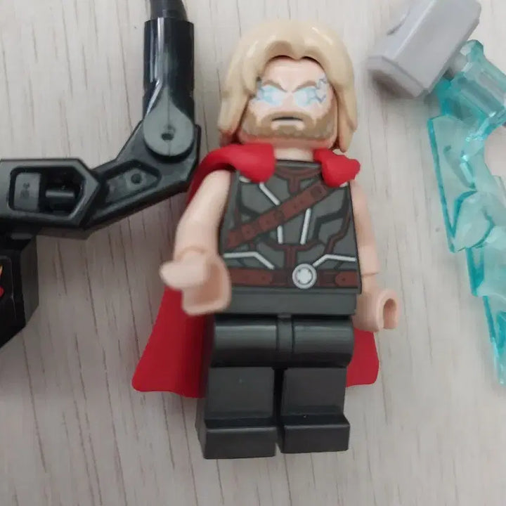 [BUNJANG] LEGO Marvel Thor Figure with Hammer / 레고 마블 토르 다크그레이 피규어 망치포함