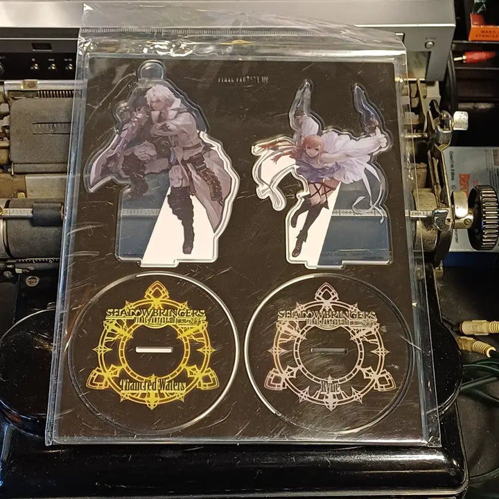 [BUNJANG] Final Fantasy XIV Shadowbringers Thancred &amp; Lyn Acrylic Stand / 파이널판타지 14 칠흑의 반역자 - 산크레드 &amp; 린 아크릴 스탠드