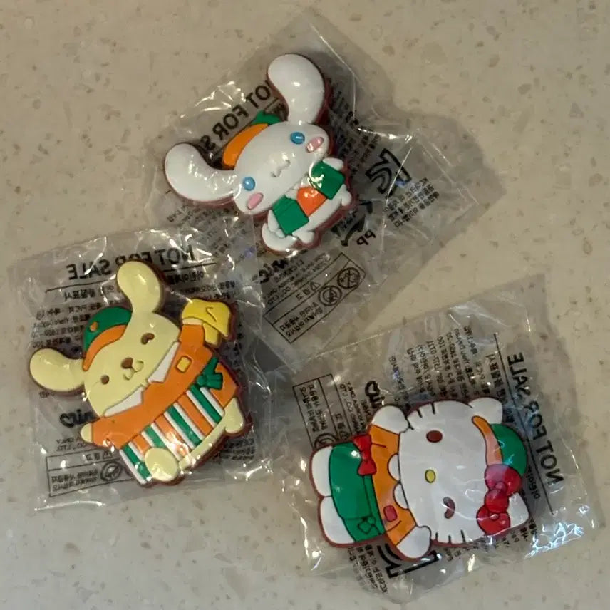 [BUNJANG] Sanrio Seven-Eleven Limited Edition Jibbitz Bundle (3 pcs) / 산리오 세븐일레븐한정판 지비츠 일괄 3개