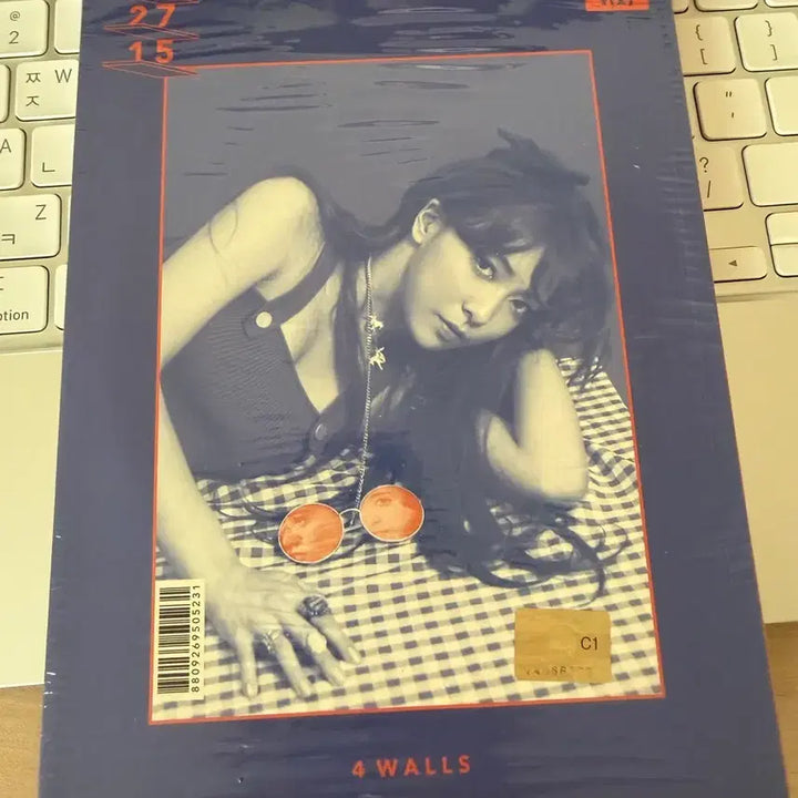 [BUNJANG] f(x) 4 Walls Luna Album (Photocard Excluded) / 에프엑스 포월즈 루나 앨범  포카는 미포함