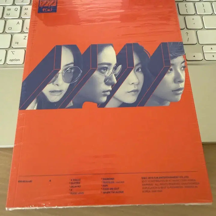 [BUNJANG] f(x) 4 Walls Luna Album (Photocard Excluded) / 에프엑스 포월즈 루나 앨범  포카는 미포함