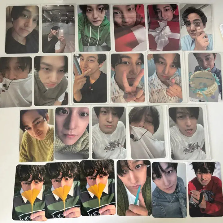 [BUNJANG] Kim Bum Photocard Bundle Set (Melongbum, Aladdin POB, Toothbrushbum, Cosmopumb, Full Set) / [무배] 김범 공식 포카 일괄(메롱범 알라딘특전 양치범 코스모범 전종 / 덤 많음)