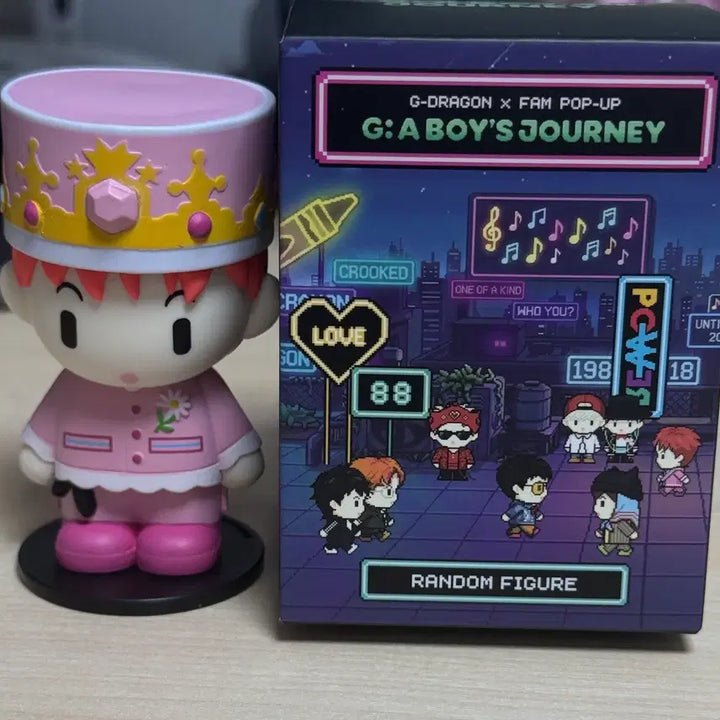 [BUNJANG] G-Dragon FAM Pop-up Random Figure / 지드래곤 팸 팝업 랜덤 피규어