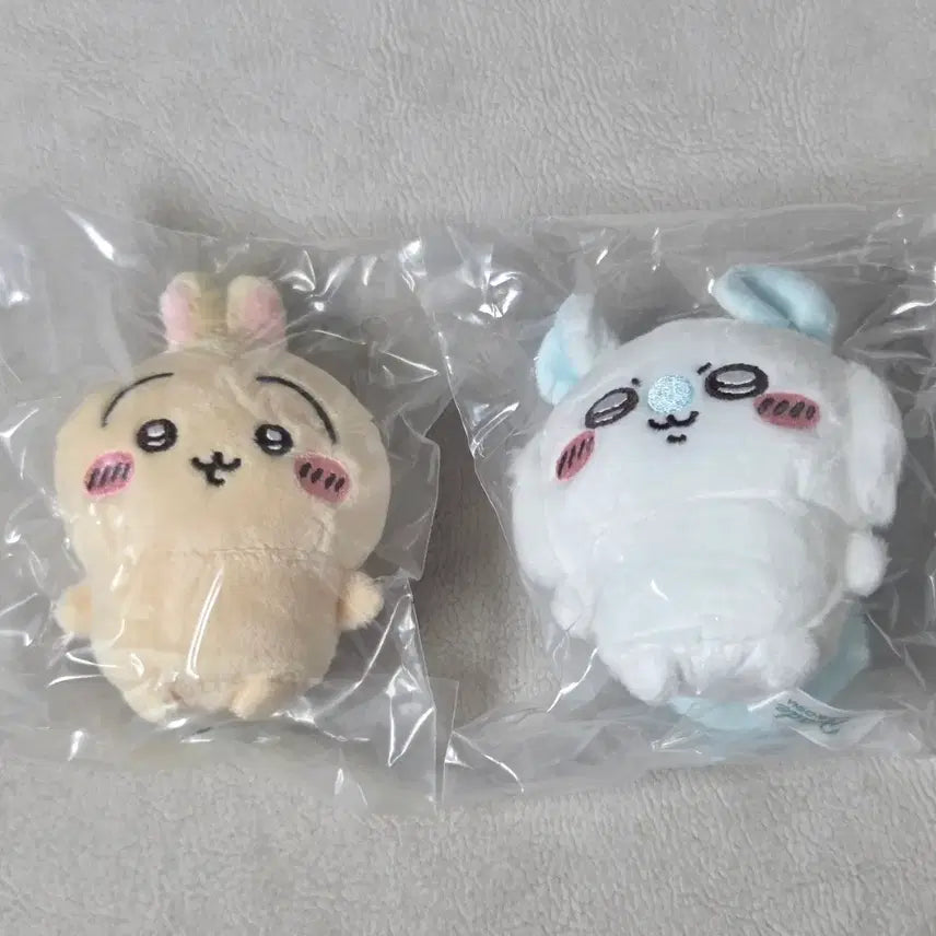 [BUNJANG] Chiikawa Nounkui Usagi &amp; Momonga Seated Plush Set / 치이카와 먼작귀 앉은누이 가챠 일괄 우사기 모몽가
